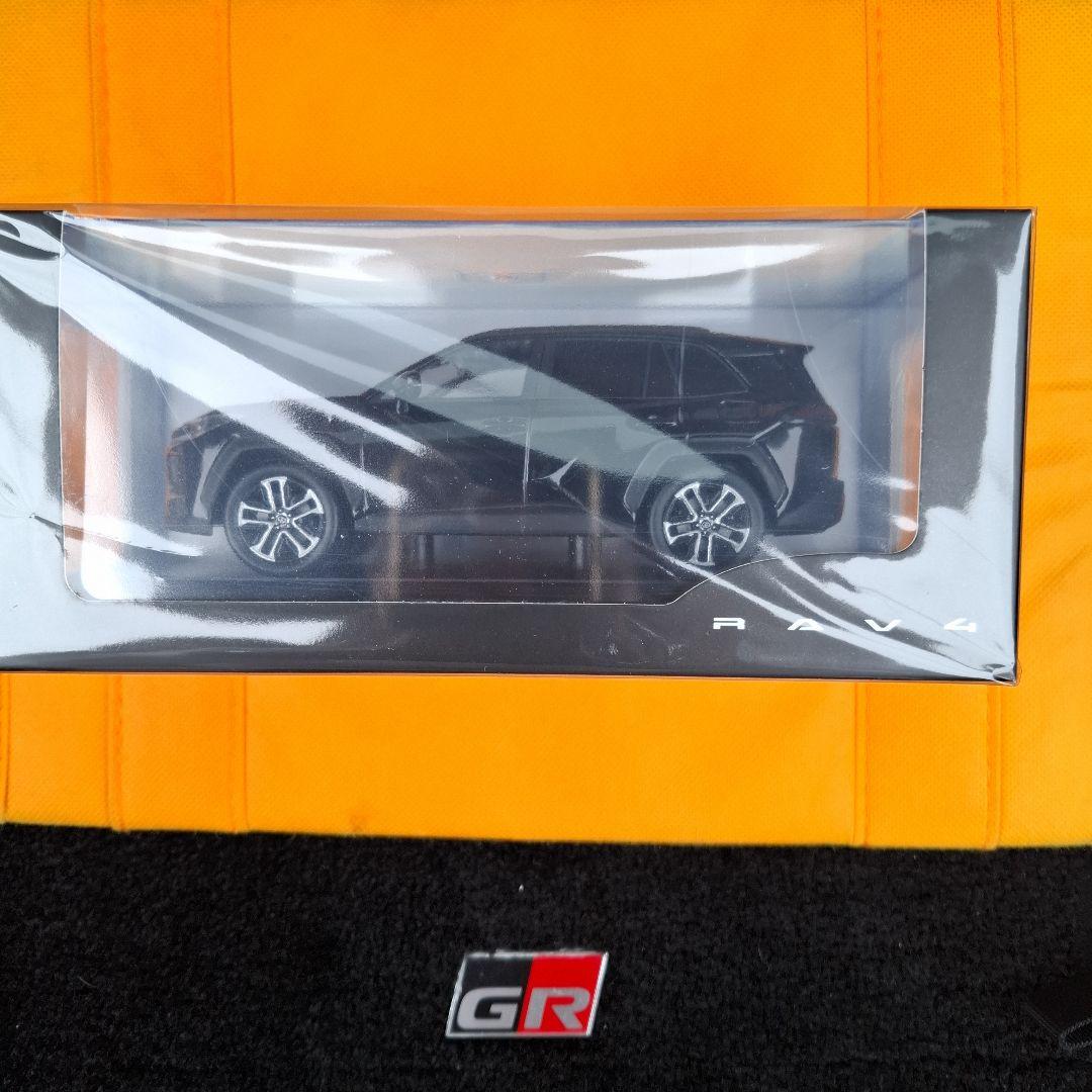 トヨタ新型 RAV4 1/30ミニカー Zハイブリッド カラー・ブラック 楽天市場】トヨタ特注 1/30 トヨタ RAV4ミニカー ＜218