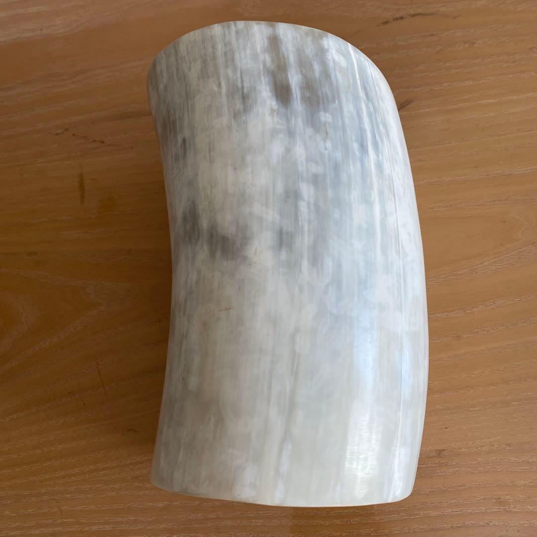 ジヤ・ケニアカウホーンベース牛角花器 水牛の角フラワーベース