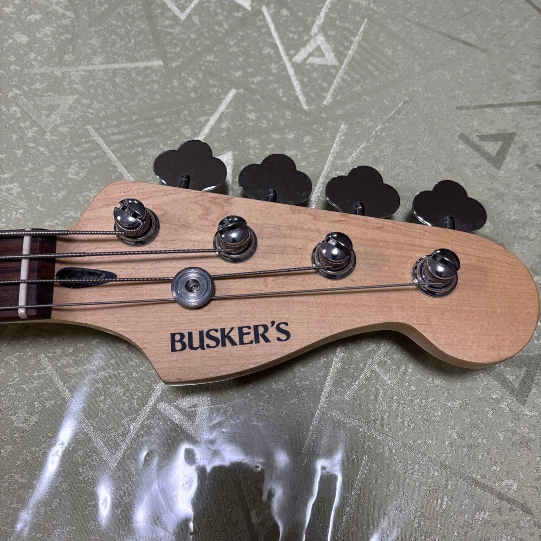 SquierとBUSKER´S プレベ(ネックを外して発送)