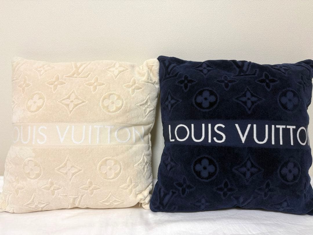 ルイヴィトン クッション・LV バケーション 2個セット プティ クッション・LV バケーション S00｜ルイ・ヴィトン 公式サイト