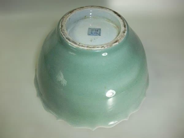 古い 伊万里 青磁 鉢 花草文 輪花 染付 覗 骨董 時代物 - メルカリ