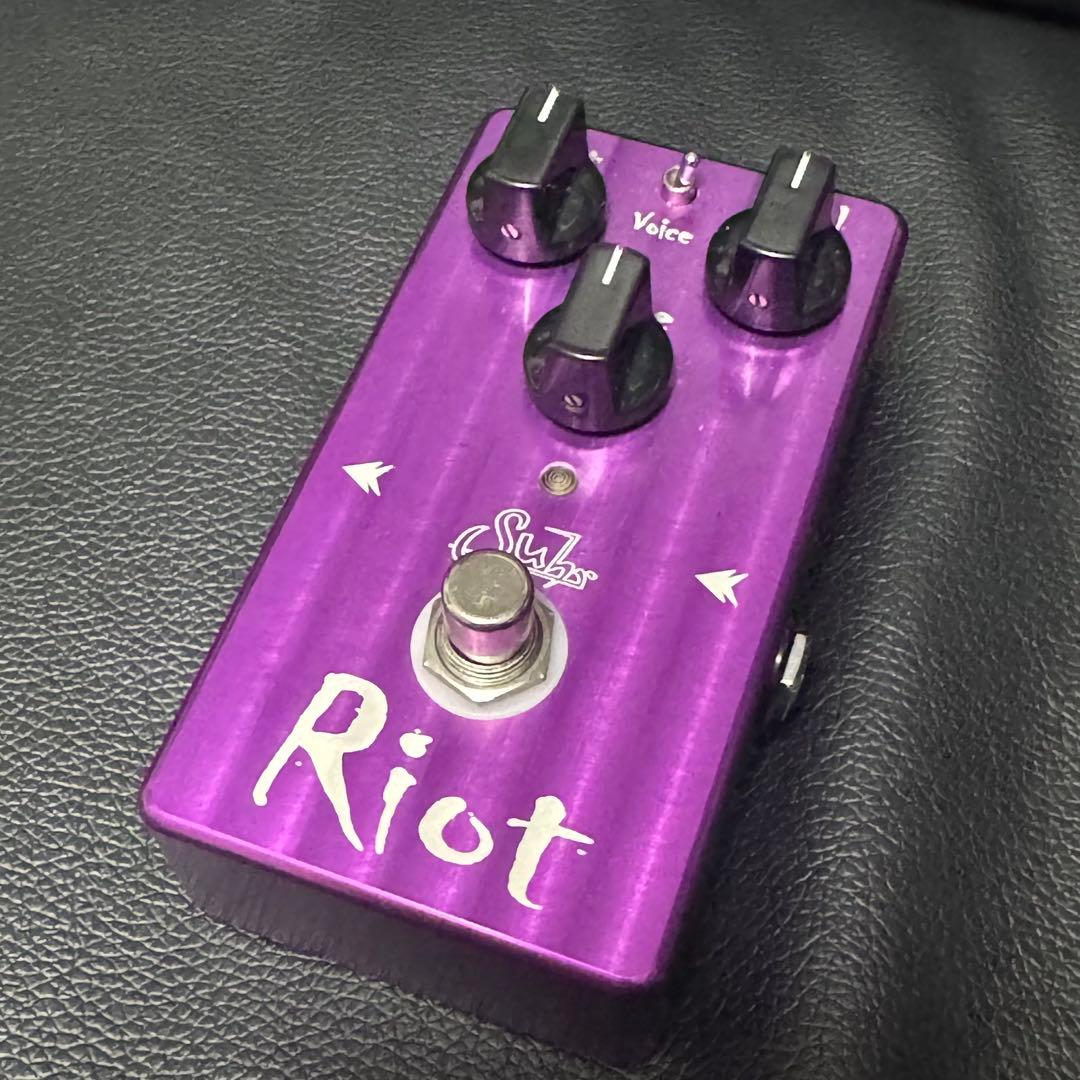 ギター Suhr Riot Distortion Pedal Suhr Riot Distortion Pedal - Black | Sweetwater
