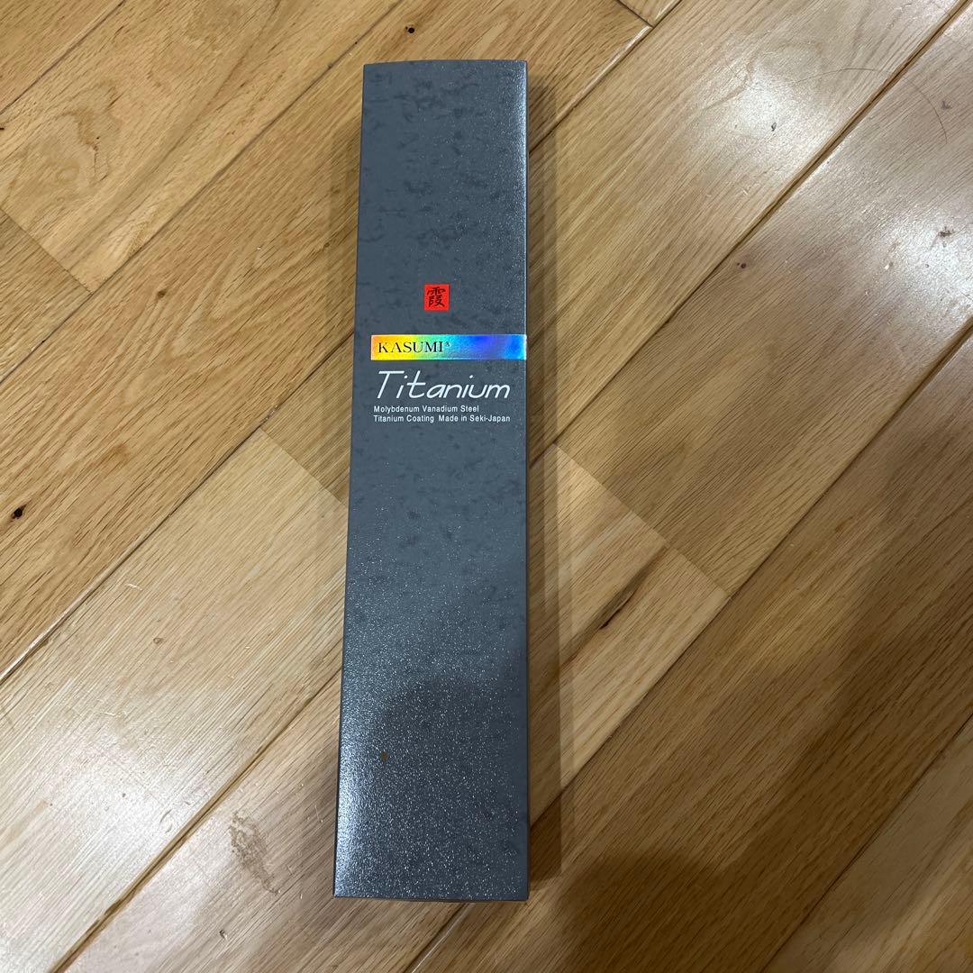 新品未使用】堤下食堂 × 霞 チタンコーティング 20cm 剣型包丁 - メルカリ