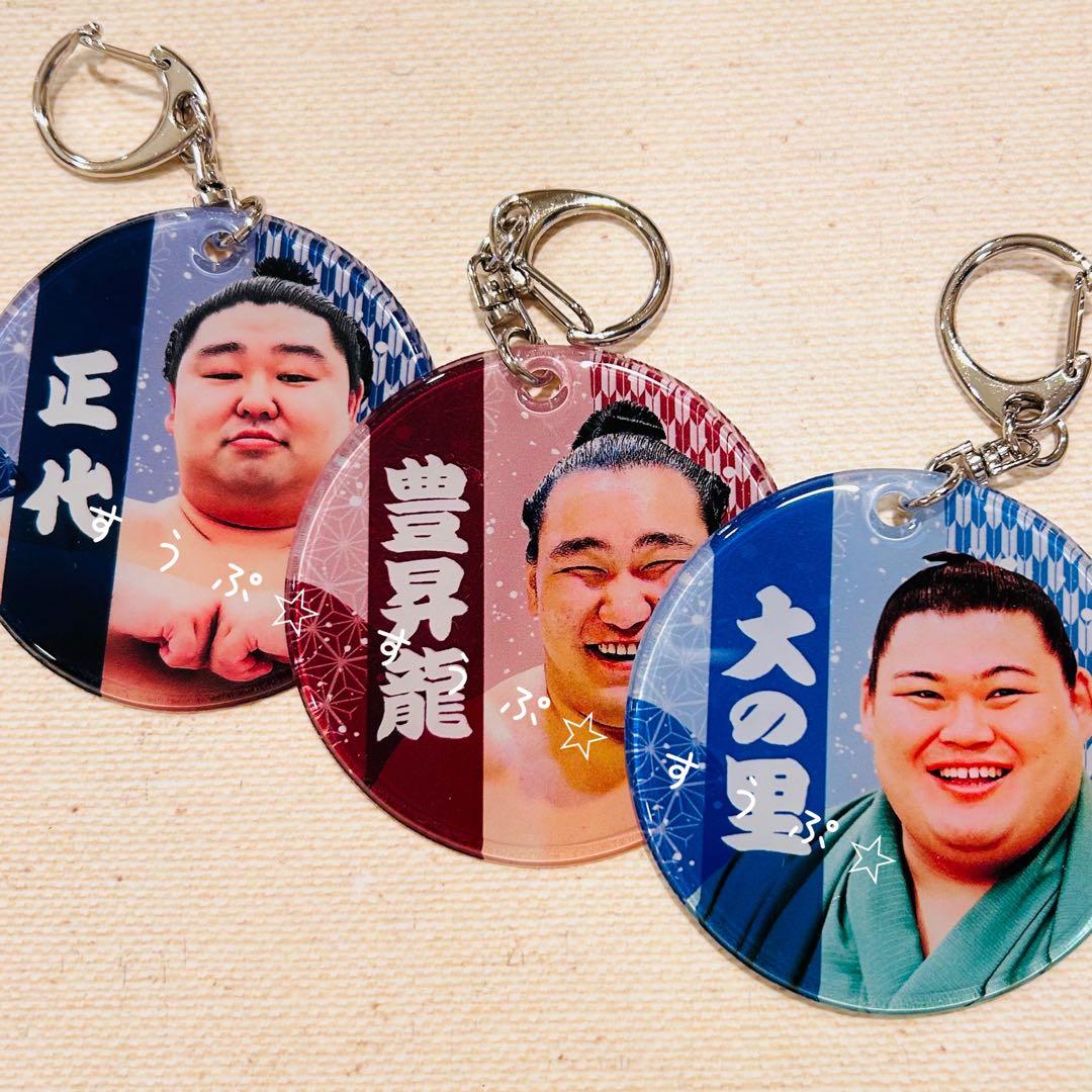 akiです✩.*˚