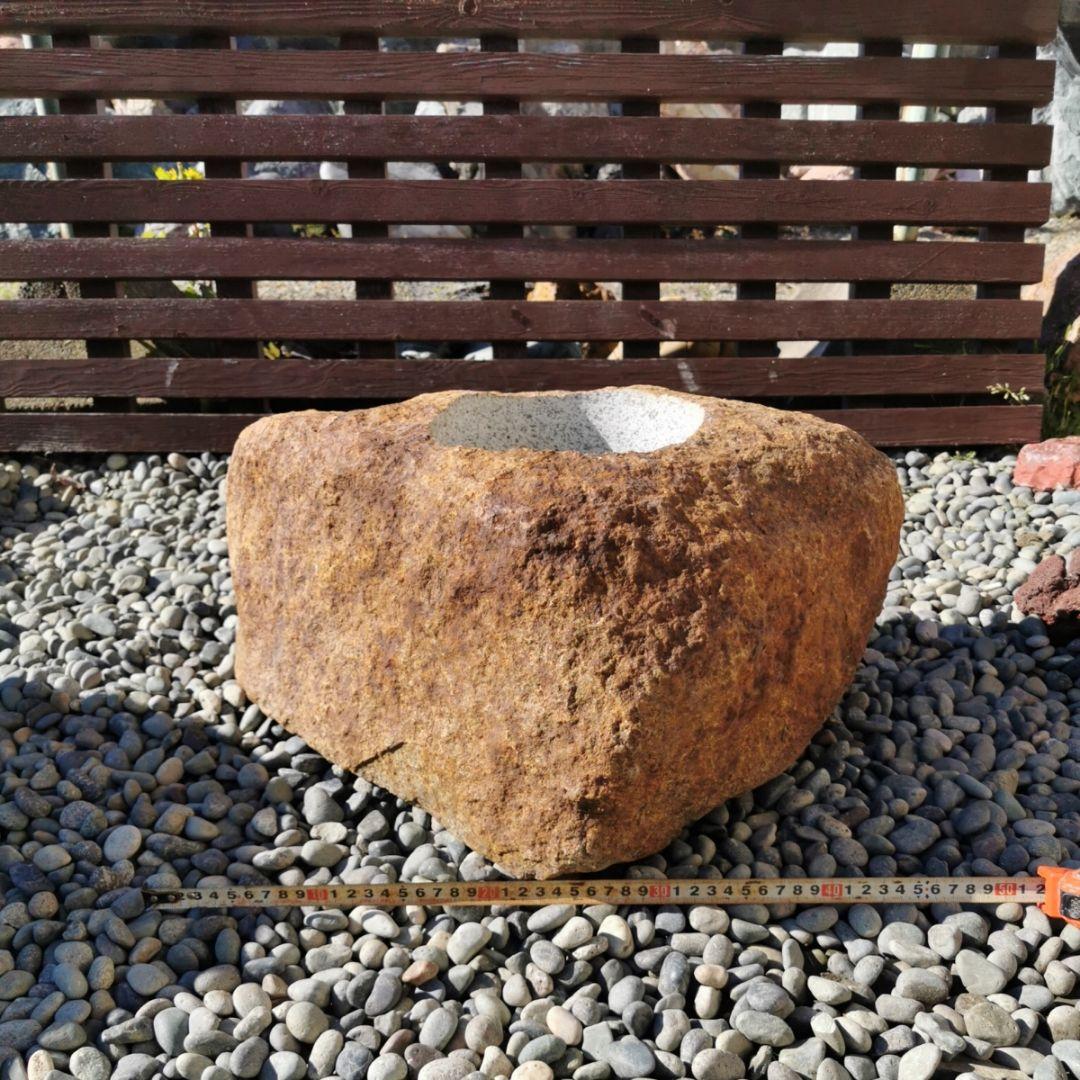 鞍馬石　蹲　48.6キロ　庭石　鑑賞石　石　庭　坪庭　砂利　和 楽天市場】水鉢 手水鉢 たまり石 天然石 庭石 つくばい 庭園 石庭 日本