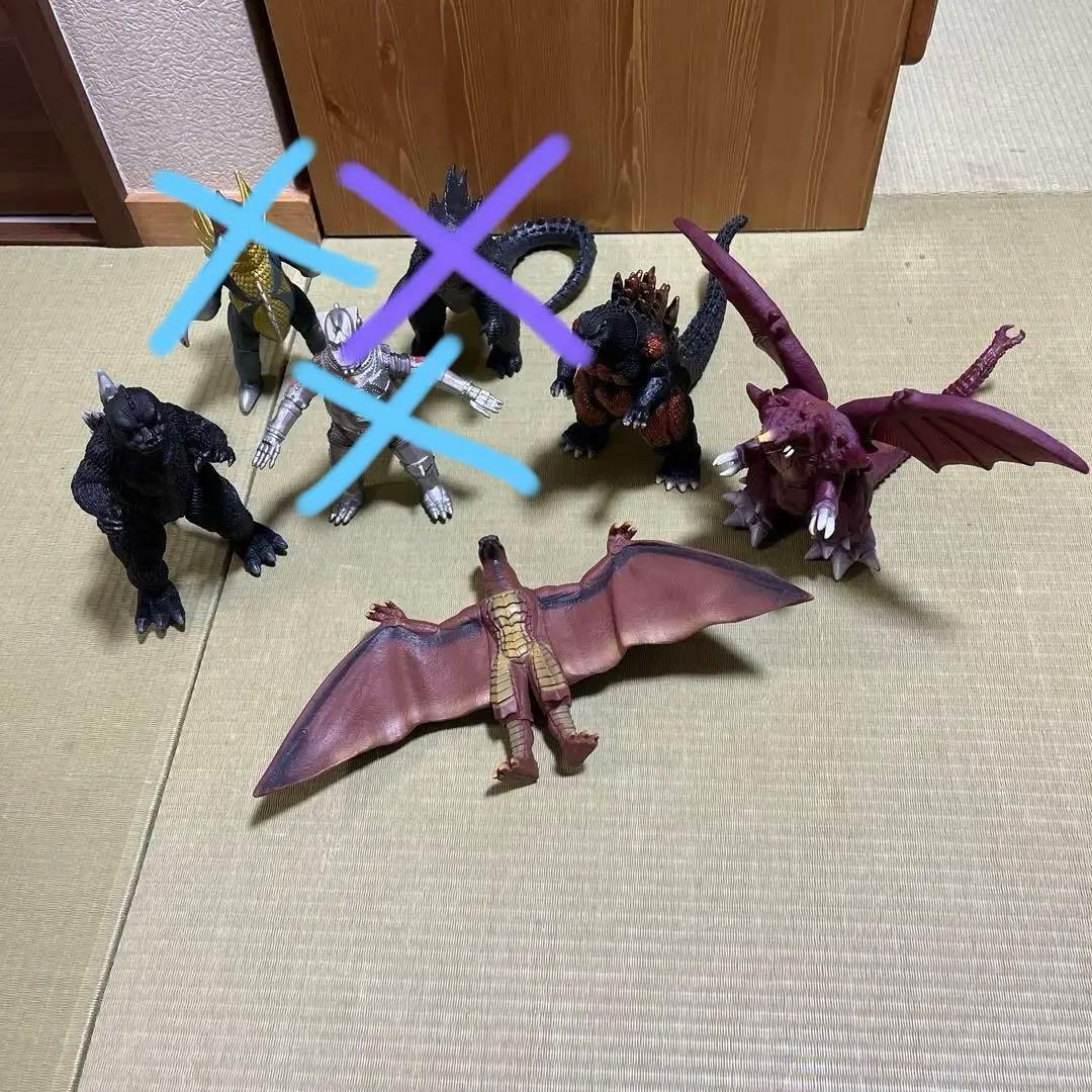 GODZILLA フィギュア　4体　まとめ売り ゴジラ プライズ フィギュア セット まとめ売り 4体 - メルカリ