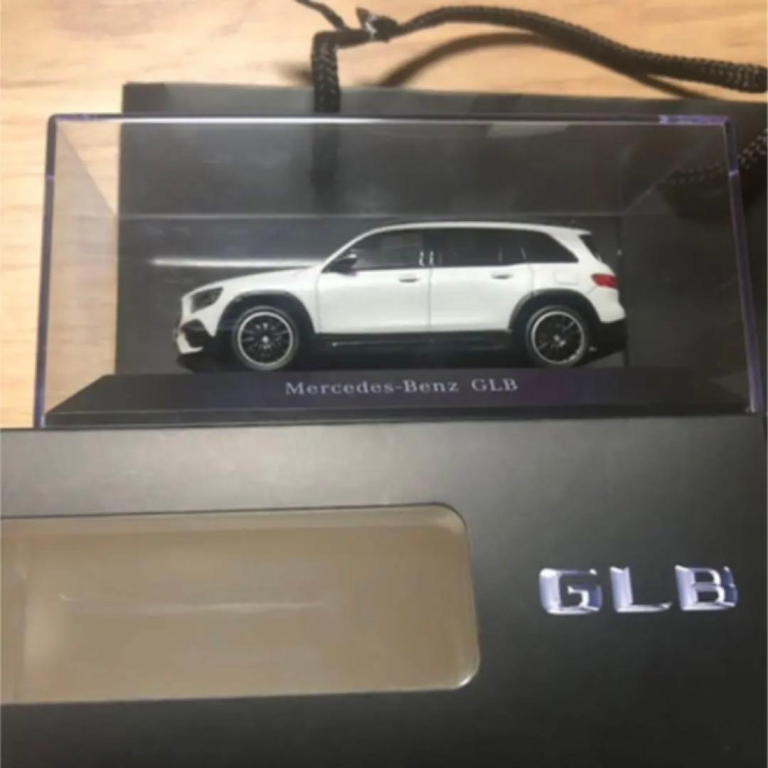 メルセデス ベンツ GLB 1/43 ミニカー 白 正規品 ディーラー購入