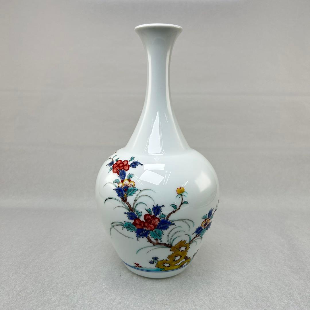 鍋島焼 人間国宝 柿右衛門花瓶 錦岩牡丹絵花瓶底部に渦福印日本美術古美術有田焼 人間国宝 十四代酒井田柿右衛門 濁手『つつじ文花瓶』 - 国内外の優れ
