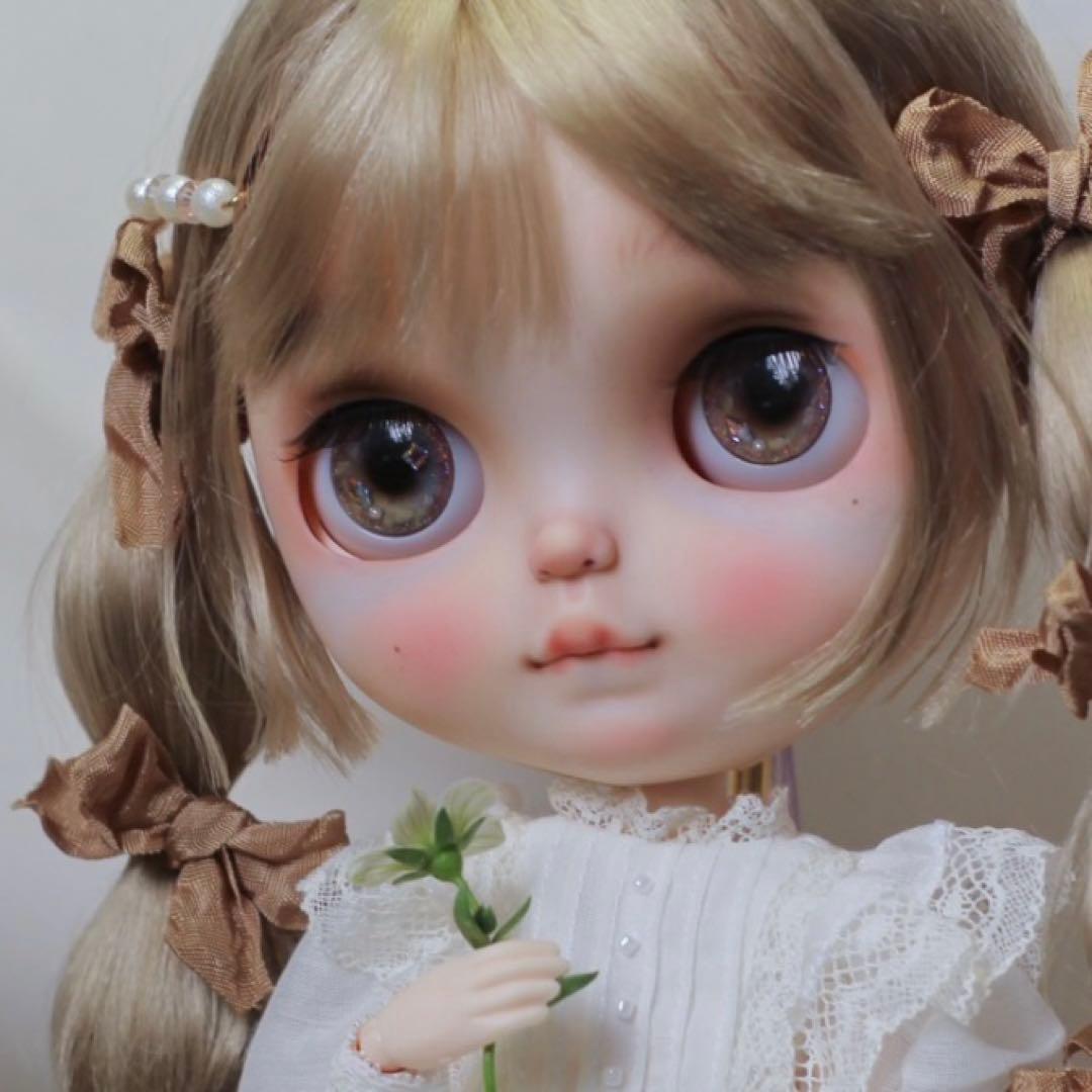 カスタムブライス 人形 海外作家様 かわいい 下唇を噛む 優しい フル