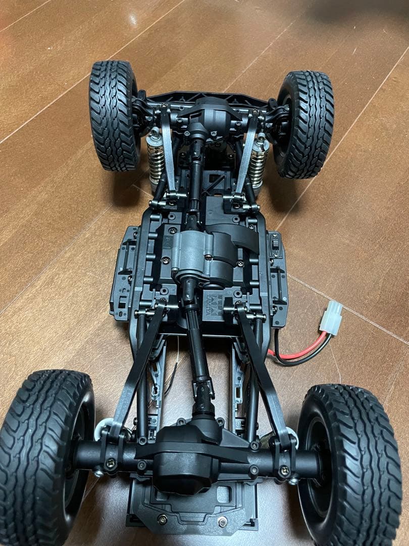 トヨタ ランドクルーザー 300 RCカーキット バッテリーは付属しません