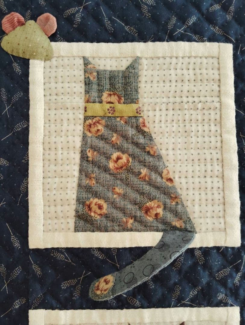 おしゃれなネコのタペストリー。 パッチワーク ハンドメイド テシゴト