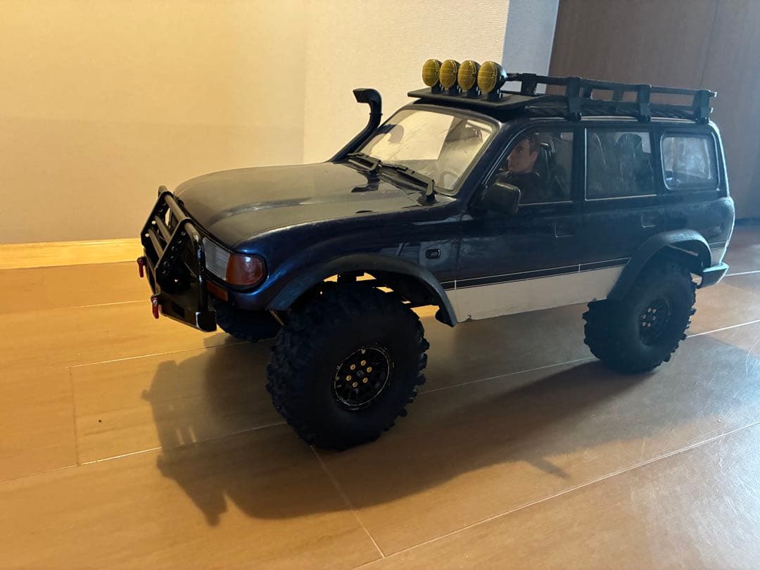 1/10 クローラー　ブラシレス　ラジコン　FMS トラクサス　アキシャル Amazon.com: FMS 1/10 LC80 Brushless RC Crawler Pro V2, FCX10