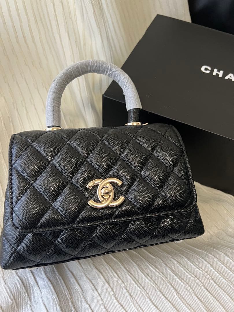 や*様 CHANEL ブラック キルティング ショルダーバッグ　ノベルティ 未使用 CHANEL ノベルティ パール×ブラックチェーン キルティング