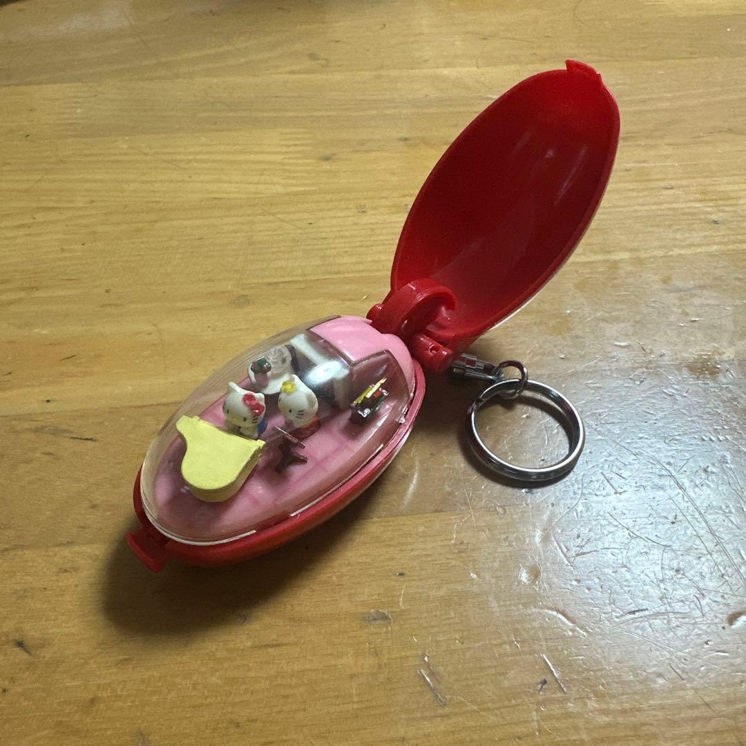 レトロ‼️もう売ってません‼️ハローキティ 動くキーホルダー ポケット