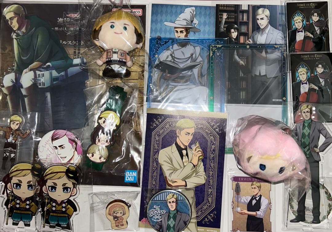 進撃の巨人　エルヴィン　アクリルスタンド　キノコス　リヴァイ　まとめ売り 進撃の巨人〉エルヴィン・スミス&リヴァイ猫 アクリルスタンド