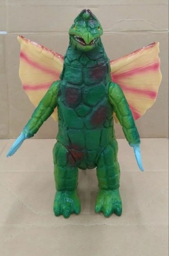 ソフビ ジャイアントドラコ 復刻 ブルマァク 怪獣 ウルトラマン - メルカリ