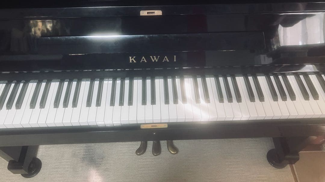 KAWAI アップライトピアノ 黒 椅子付き - メルカリ