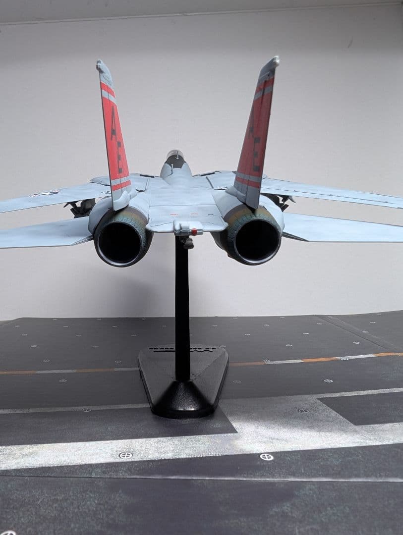 ハセガワF−14A 完成品VF-31トムキャッターズ飛行状態1/72完成品