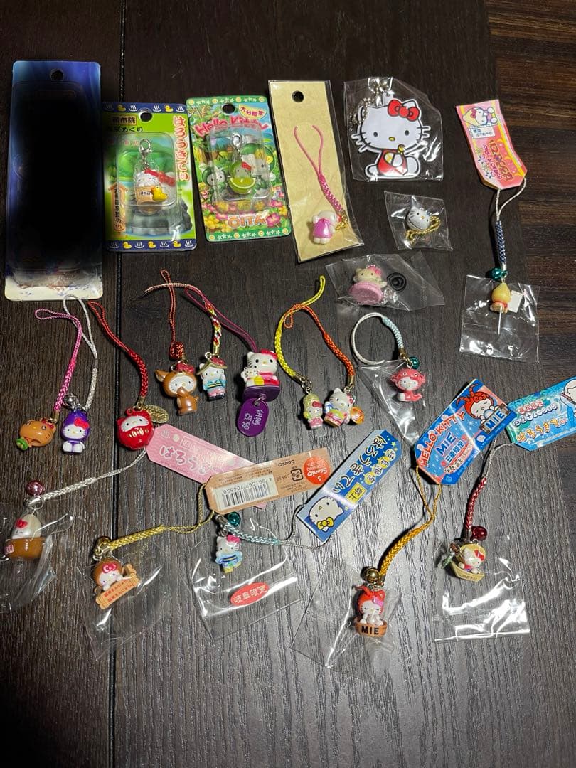 ハローキティマスコットストラップ、キーホルダー21点セット