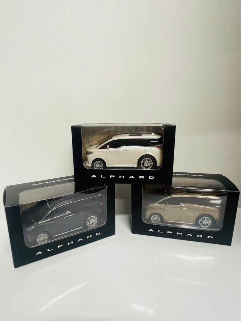 新型アルファード ミニカー 3台セット　トヨタからの正規品　新品未使用 トヨタ（TOYOTA） アルファード 1/24 ミニカー 全2色 ライト点灯