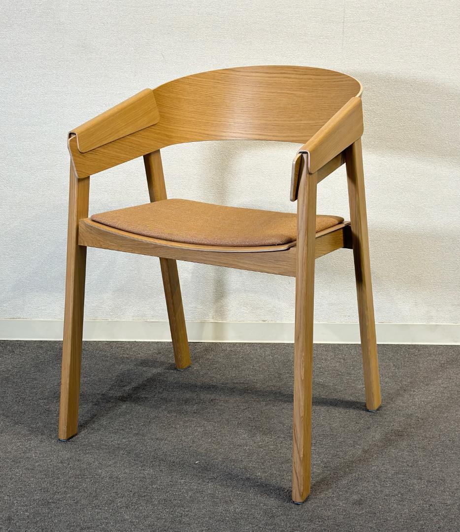 muuto/ムート■カバーアームチェア　ダイニングチェア　座面ファブリック　北欧 Muuto COVER ARMCHAIR / ムート カバーチェアアームチェア
