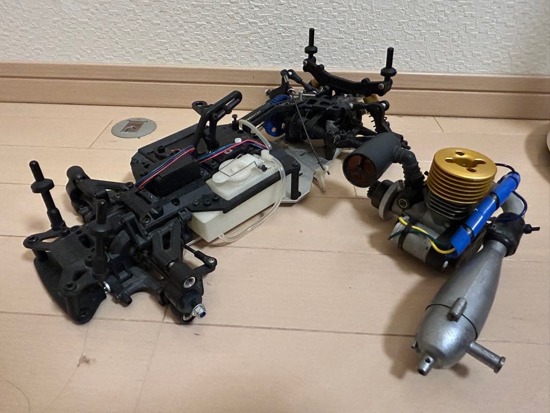 ホビーラジコン エンジンカー　ジャンク Amazon | エンジンカー エンジンラジコン 1/5 FG サーボオマケ