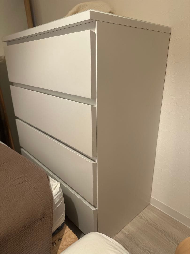 【価格変更】IKEA マルム　チェスト　4段　ガラストップ付き MALM マルム チェスト（引き出し×4）, ホワイト, 80x100 cm - IKEA