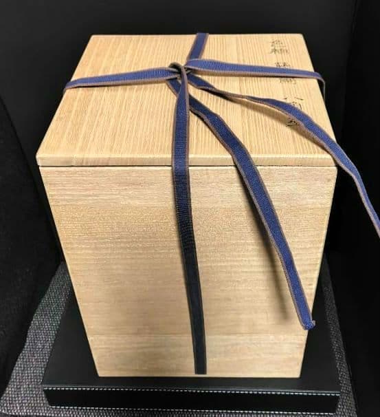 末岡信彦 色絵藤之図八角壷 共箱 色絵磁器 - メルカリ