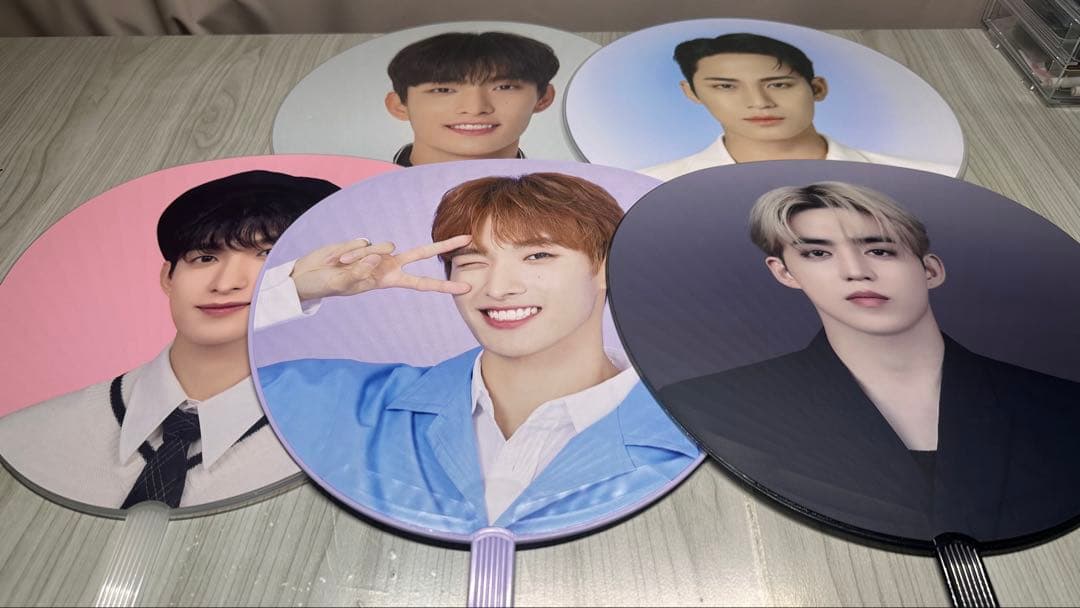 バラ売り⭕️]SEVENTEEN うちわ まとめ売り - メルカリ
