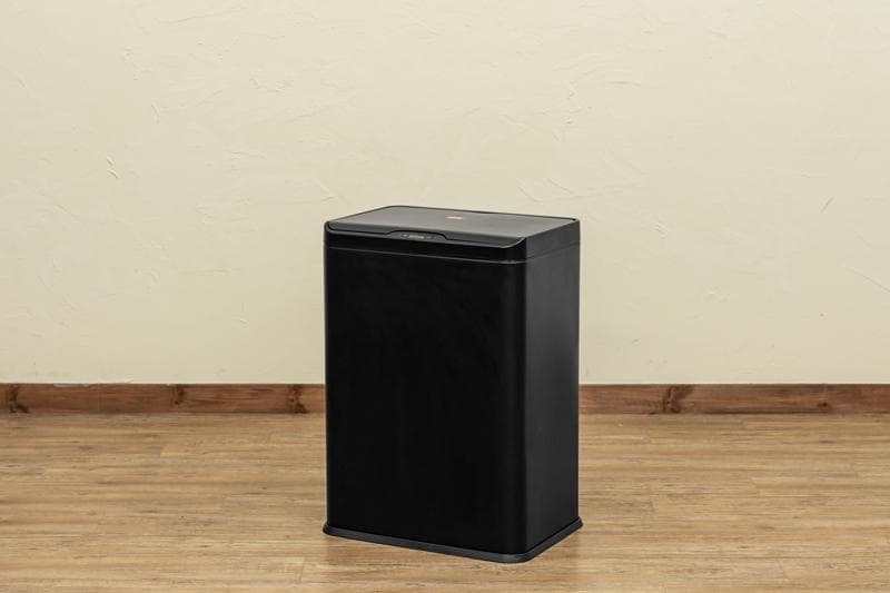《新品・送料無料》センサー自動開閉式　2分別　ダストボックス　50L　BK/WH
