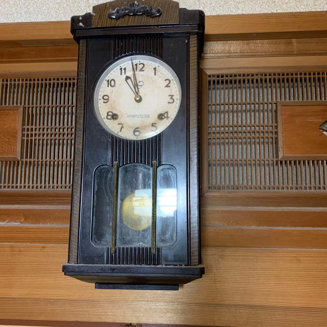 懐かしアンティーク木製壁掛け時計 ネジ式 ゼンマイ時計 昭和レトロ