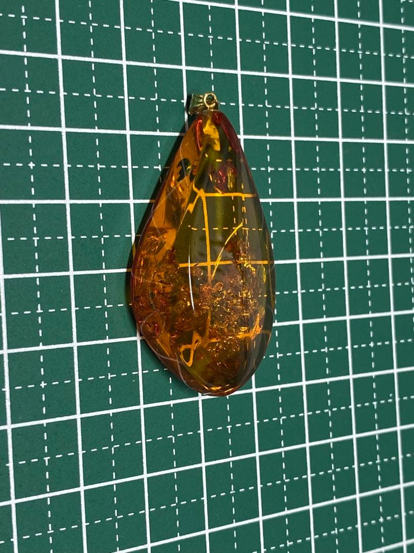 K18 琥珀　5.47g 4.17✖︎2.36✖︎1.06cm