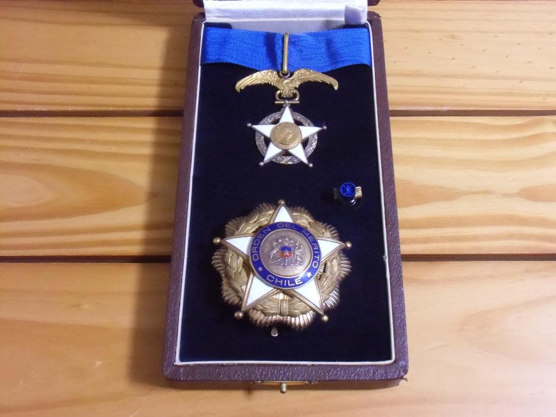 ★ＣＨチリ共和国＊功労勲章＊大将校兼司令官クラス（実物） 日本を訪問中のチリ海軍司令官デラマサ大将が海上自衛隊幹部候補生学校