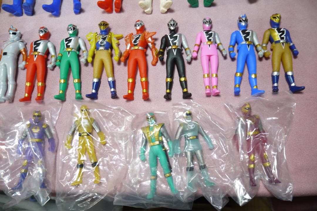 スーパー戦隊シリーズ ソフビヒーロー ミニソフビ 76体セット - メルカリ
