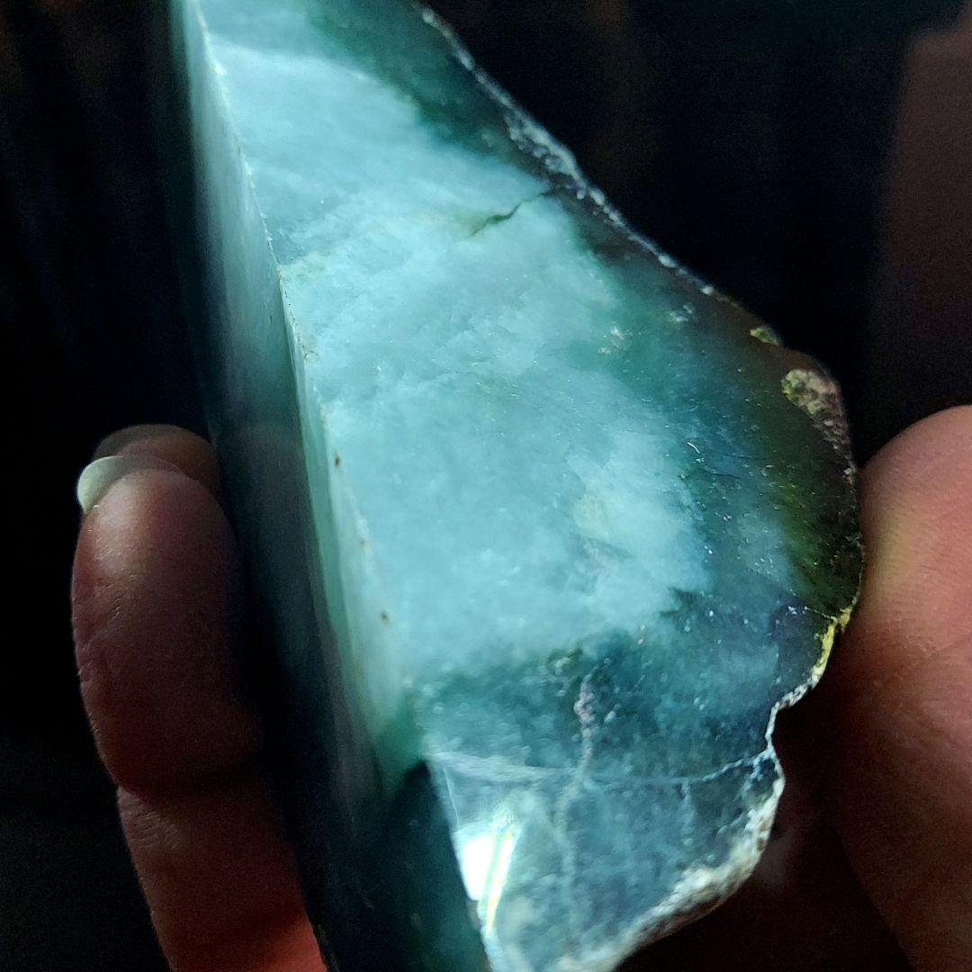 渋かっこいい模様に迫力の大きさの JADEITE 本翡翠 原石 2面磨き