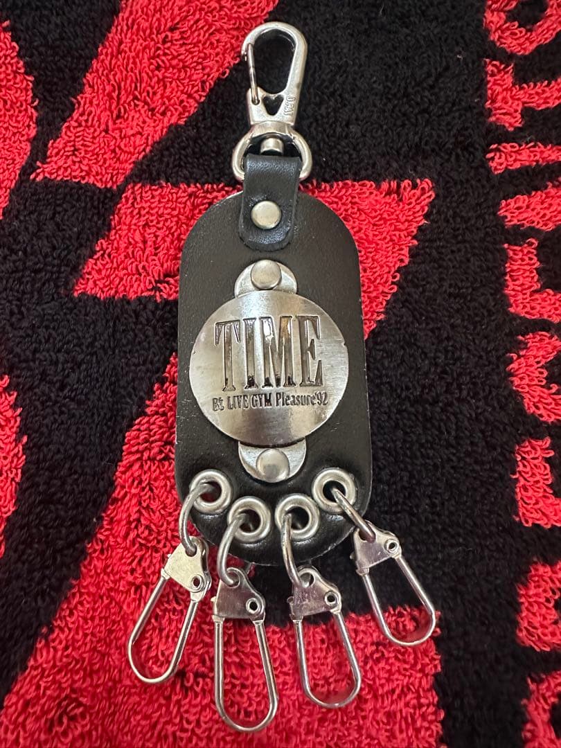 B'z LIVE-GYM Pleasure'92 TIMEキーホルダー2点セット - メルカリ
