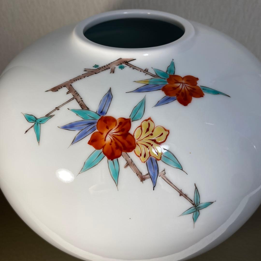 柿右衛門様式 鷹峰作 錦 草花文花瓶 共箱 - メルカリ