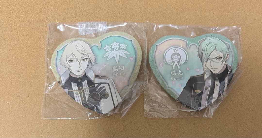 刀剣乱舞 ハート缶バッジ 髭切 膝丸 2点セット - メルカリ