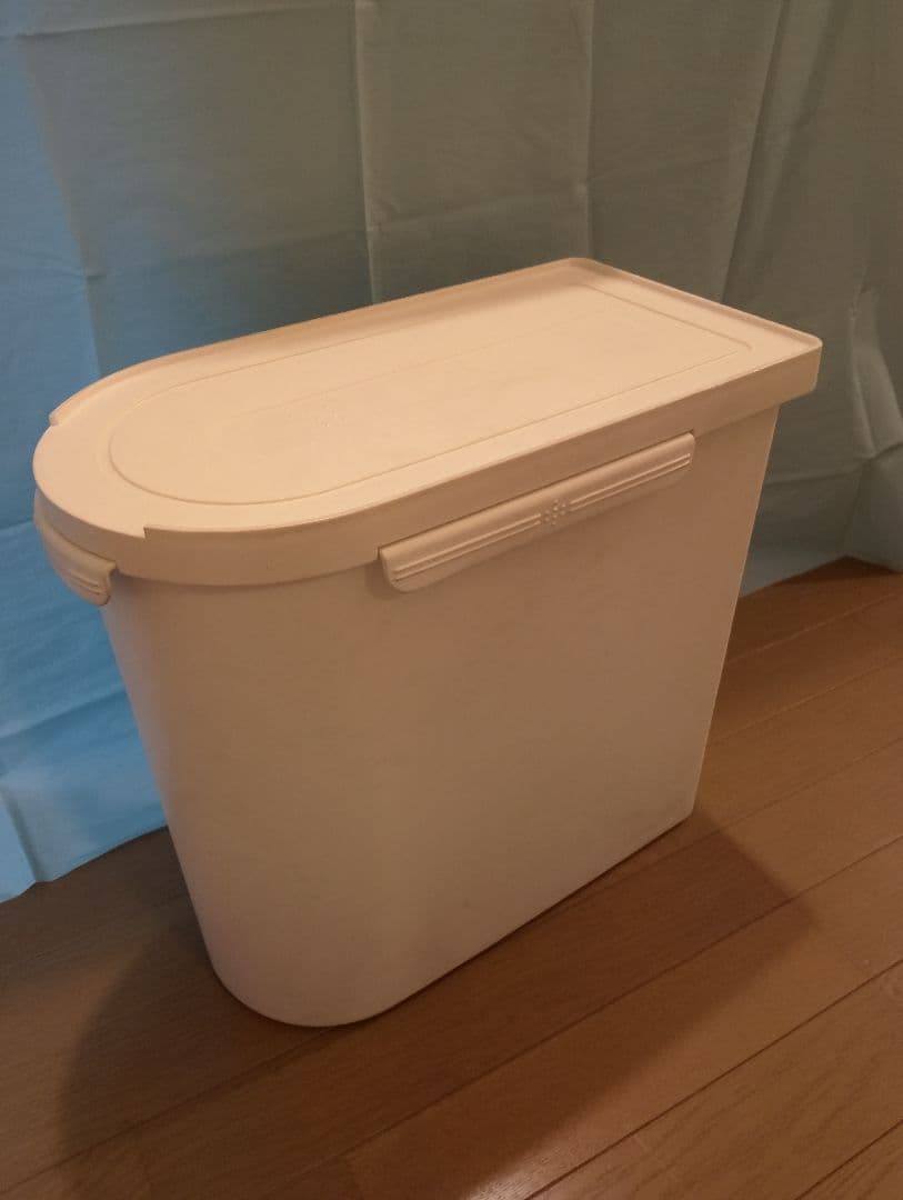 ★★新品未使用品　タッパーウェア　キッチンキーパー白★★ 未使用 Tupperware タッパーウェア キッチンキーパー 3個セットの通販