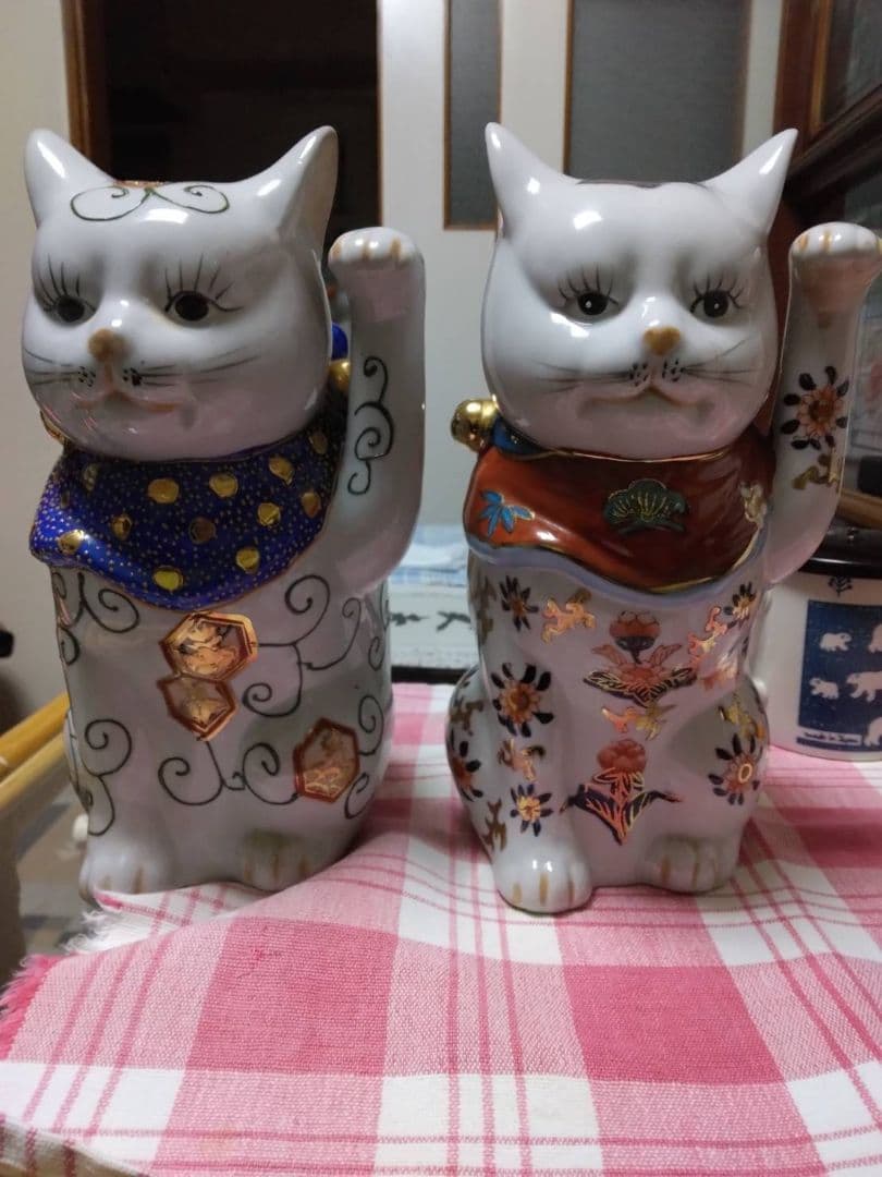 く*0様 招き猫 置物 陶器製 2体セット　伊万里焼 2026年最新】伊万里焼招き猫の人気アイテム - メルカリ