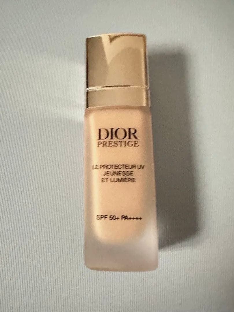 Dior Prestige UVプロテクション BBクリーム 30ml 00 Discover Dior Prestige Le Protecteur UV Jeunesse et Lumière | DIOR AU