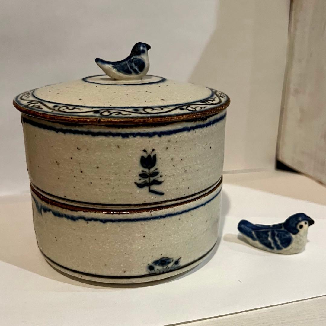 中西申幸さん2段重とチュンお箸置き 作家 中西申幸 鳥遊戯画 ミニお重 ¥16,500 大人の焼き物