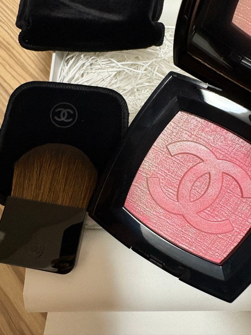 値下げweek!CHANEL ファンテジードゥ　チーク 限定版 ほぼ未使用品】シャネル ファンテジー ドゥ シャネル チークカラー