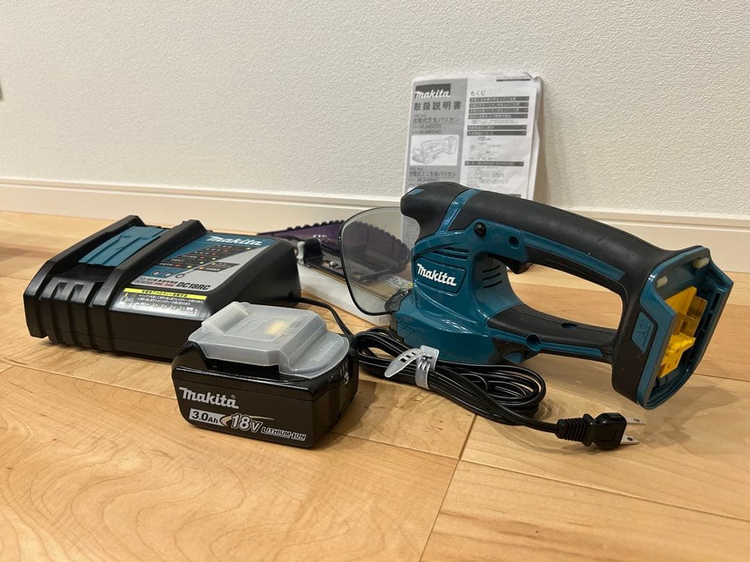 Makita 260mm充電式ミニ生垣バリカン MUH267DRF 18V マキタ（makita） 18V-260mm充電式ミニ生垣バリカン MUH267DRF ※新型番
