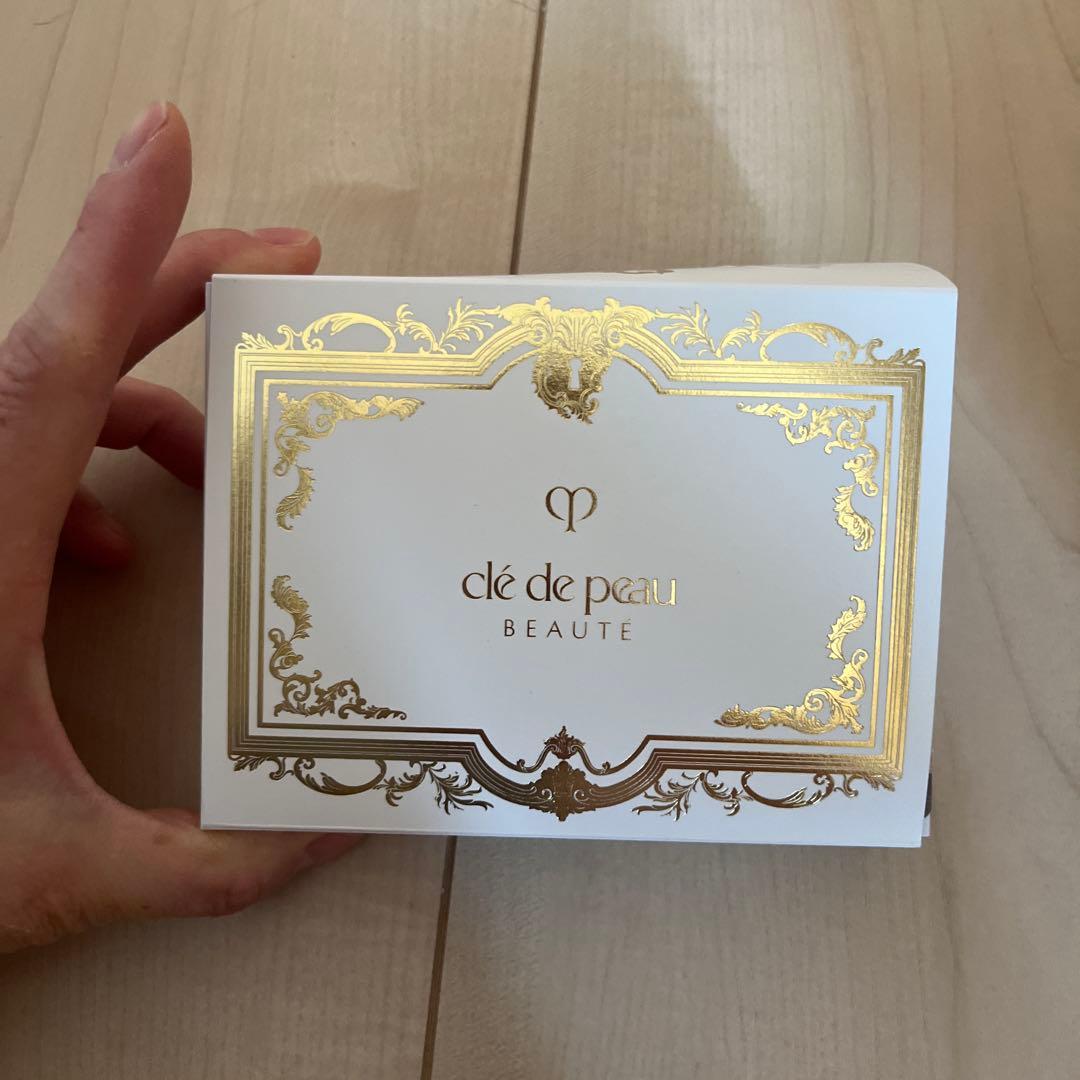 clé de peau BEAUTE 豪華ギフトボックス Cle de Peau Beaute Plump & Firm Gold 5-Piece Holiday Collection