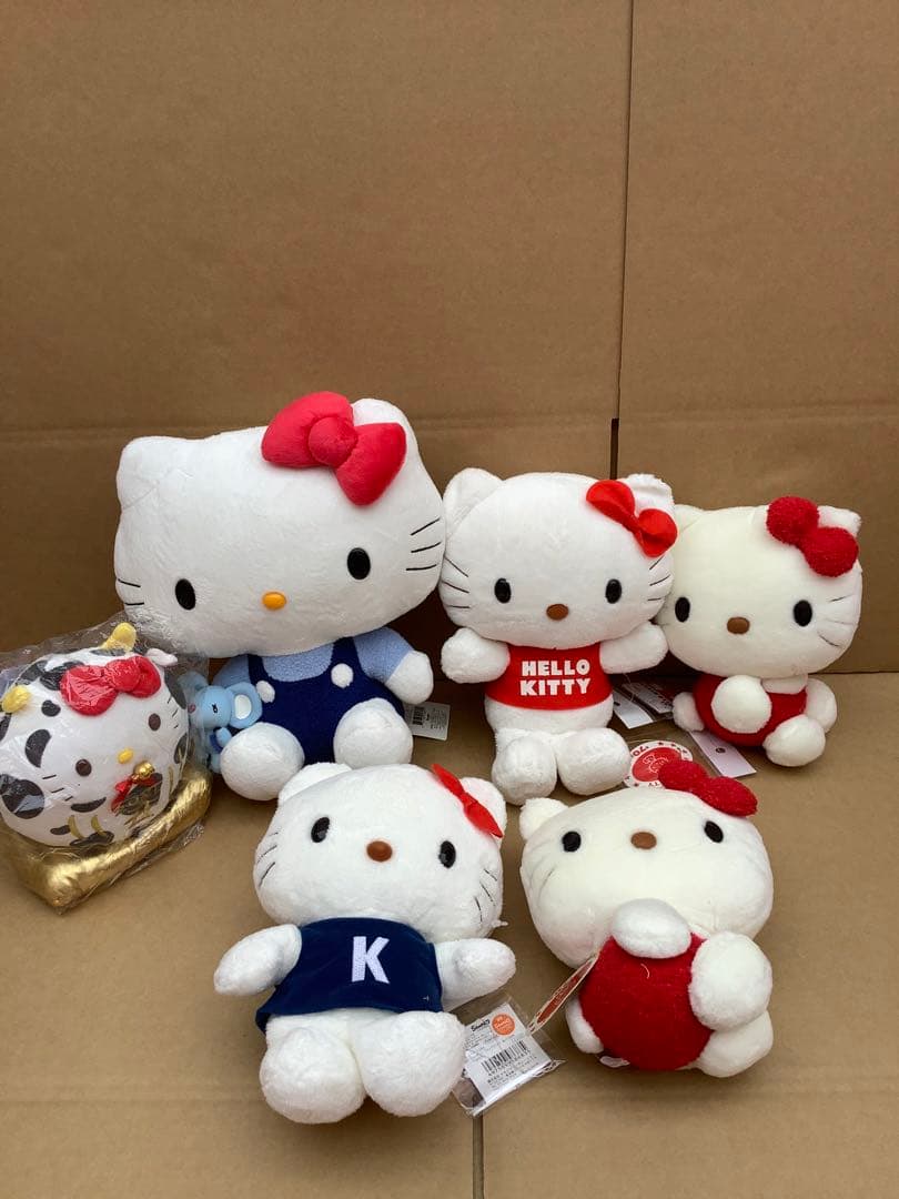 ハローキティ ぬいぐるみ 6体セット　まとめ売り Amazon.co.jp: サンリオ(SANRIO) ハローキティ ぬいぐるみセット(HELLO