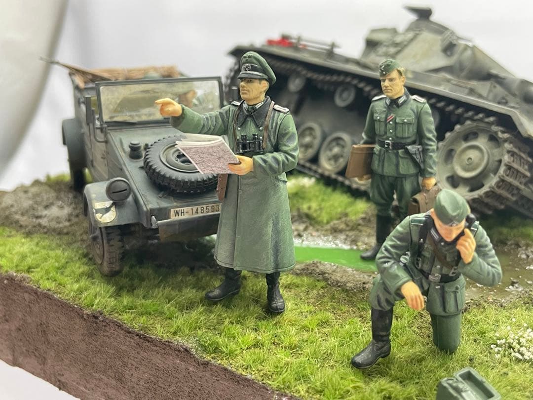 ドイツ軍士官たちと川に沈むIII号戦車 レジン ジオラマ キューベル