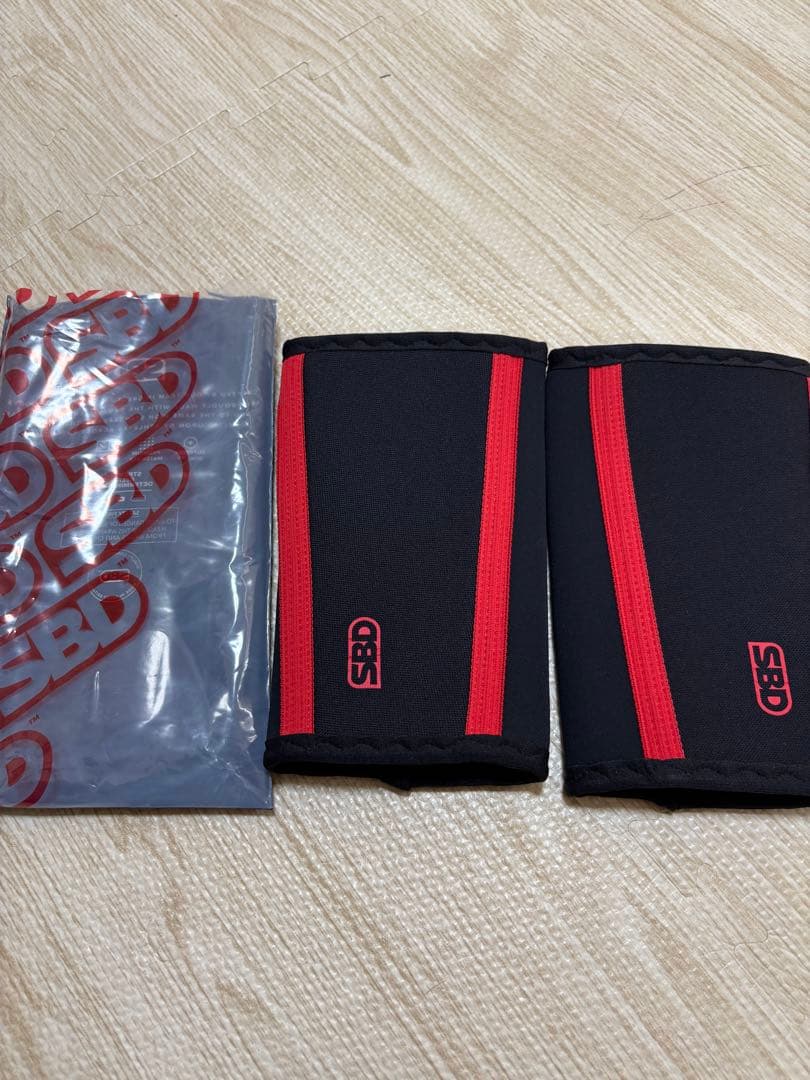 SBD Elbow Sleeves S 黒/赤 SBD Elbow Sleeves - Maximal Support for Strength – SBD Apparel
