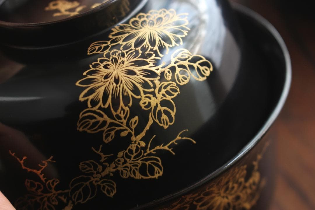 時代逸品！端正な時代黒漆に極上菊蘭蒔絵の映える四つ椀（検懐石道具