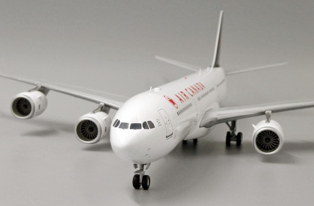 エアカナダ A340-500 C-GKOM 1/200｜エアカナダ A340-500 C-GKOM 1/200 お
